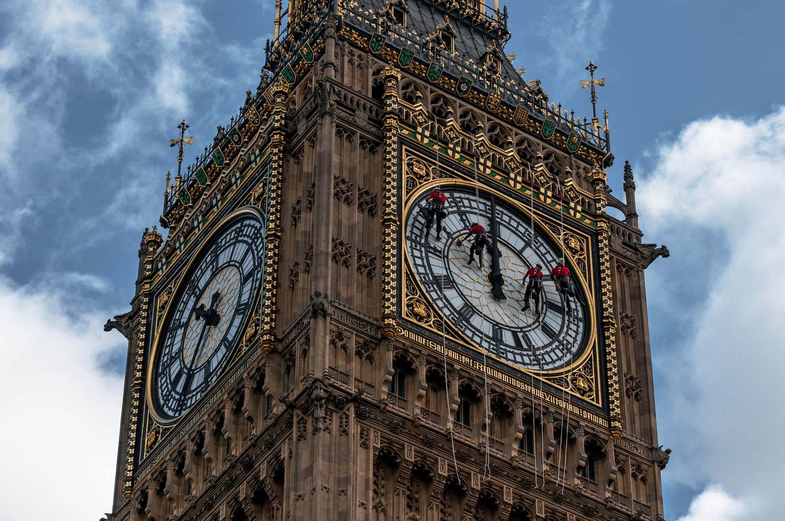 Lepas 3 Tahun Dibaikpulih, Menara Jam Big Ben London Muncul Semula ...